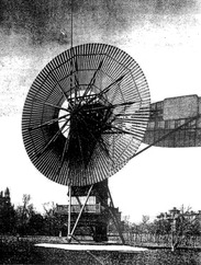 První větrná elektrárna Charlese F. Brushe, sestrojená r. 1888 v Cleveladu (Ohio, USA) (repro archiv)