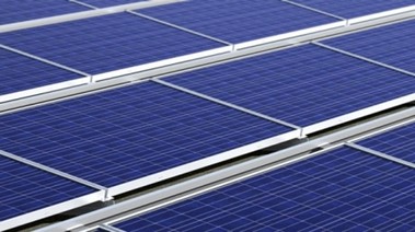 Obr. Polykrystalické fotovoltaické moduly s 60 články a výkonem až 270 Wp, stupeň účinnosti modulu až 16,8 %.
