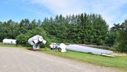 Díly jedné z prvních „offshore“ větrných elektráren se po demontáži na původní lokalitě u Vindeby staly exponátem Dánského muzea energetiky v Bjaerringbro. (Foto TZB-info)