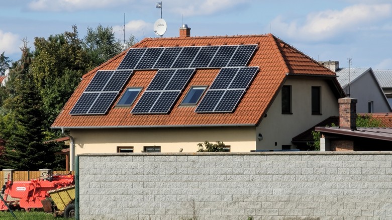 Fotovoltaika na rodinném domě, foto &copy; TZB-info