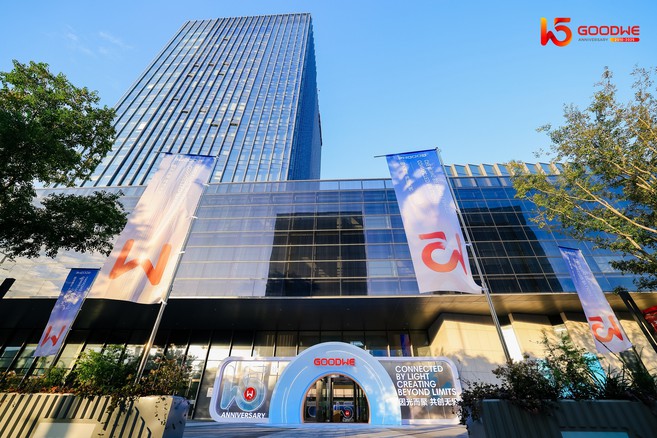 GoodWe slaví 15 let mezinárodním summitem a strategickým milníkem