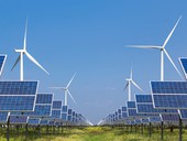 Fotovoltaická a větrná elektrárna &copy; Soonthorn - Fotolia.com
